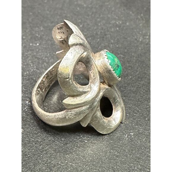 Vintage Sterling Silver Native American Sand Cast Green Turquoise Ring Size 6.25 - Picture 3 of 7